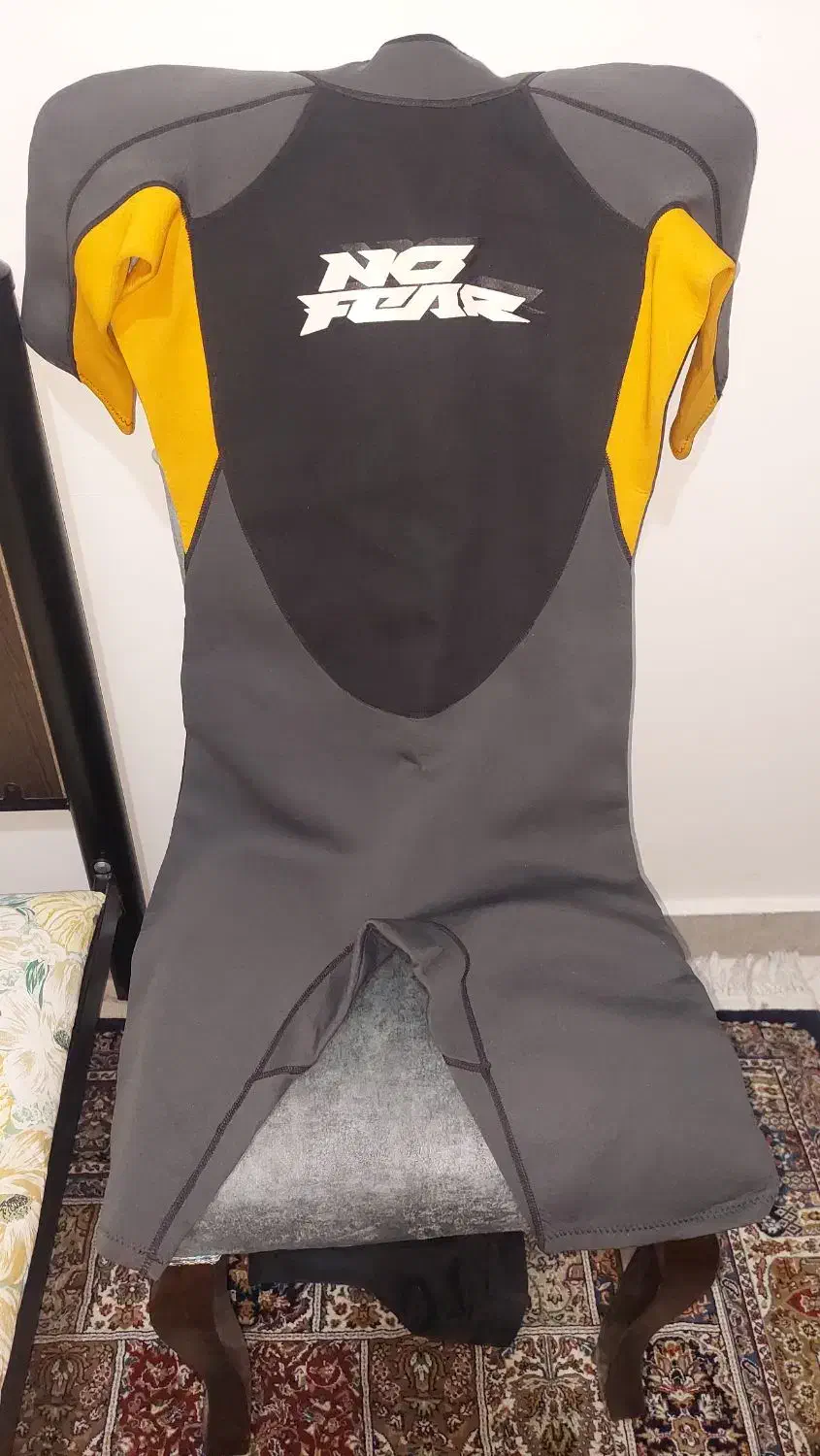 لباس و تجهیزات غواصی|غواصی و ورزشهای آبی|ری, علایین|دیوار