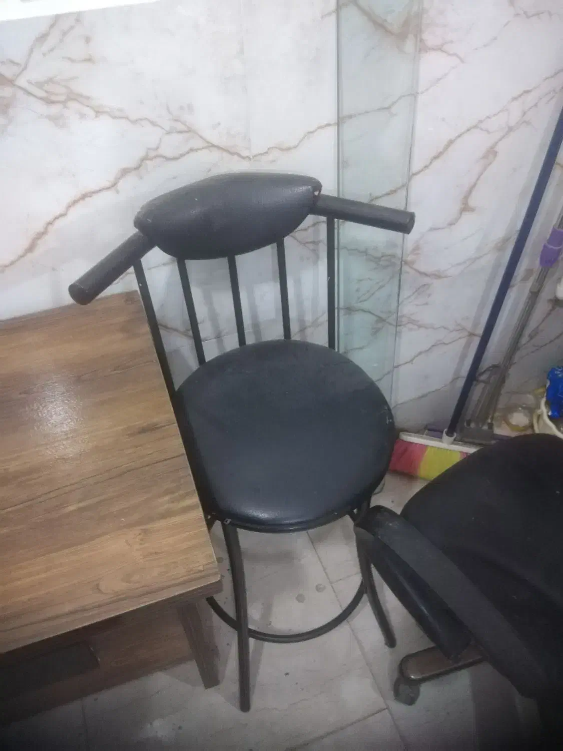 صندلی پایه بلند|صندلی و نیمکت|گرگان, |دیوار