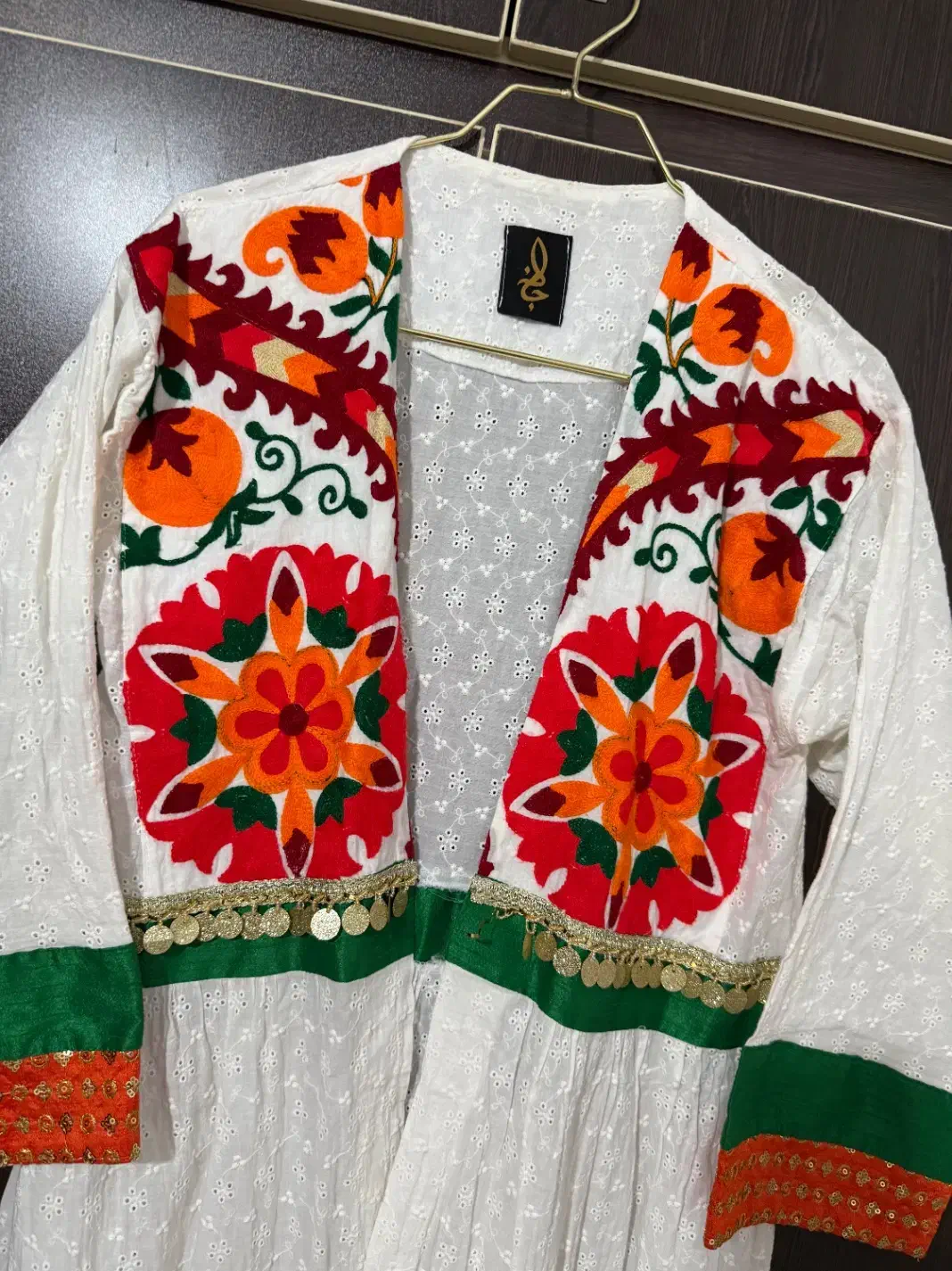 مانتو|لباس|صدرا-فارس, فاز ۱|دیوار