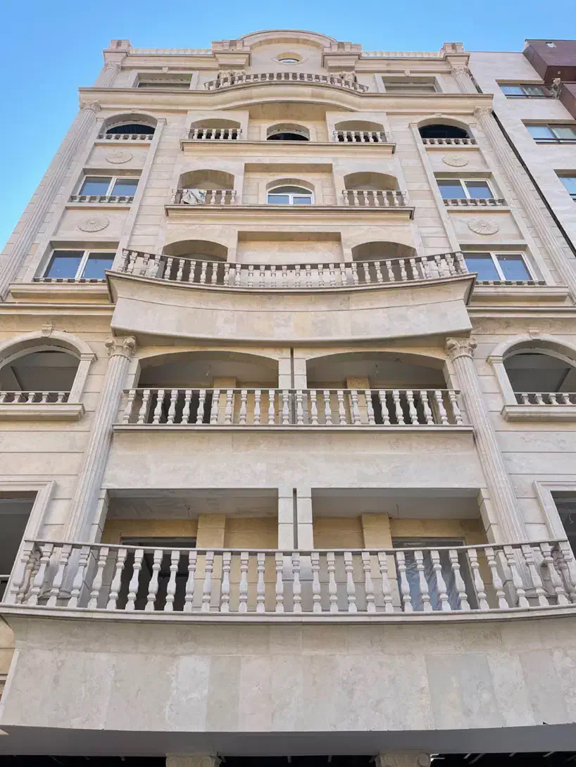 ۲۵۰ متر ۴ خواب تک واحدی کوی فرهنگیان، قیمت ارزنده|فروش آپارتمان|کرمان, |دیوار