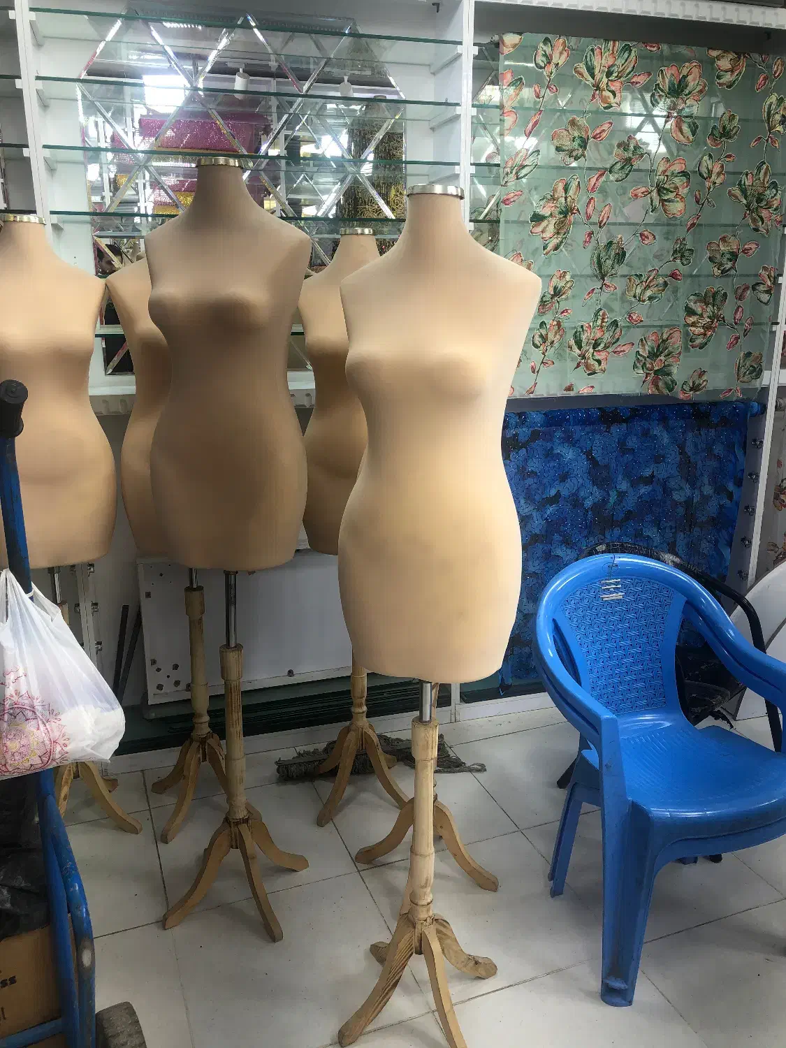 مانکن|فروشگاه و مغازه|جوانرود, |دیوار