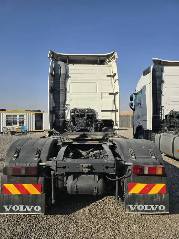 کشنده|خودرو سنگین|میانه, |دیوار