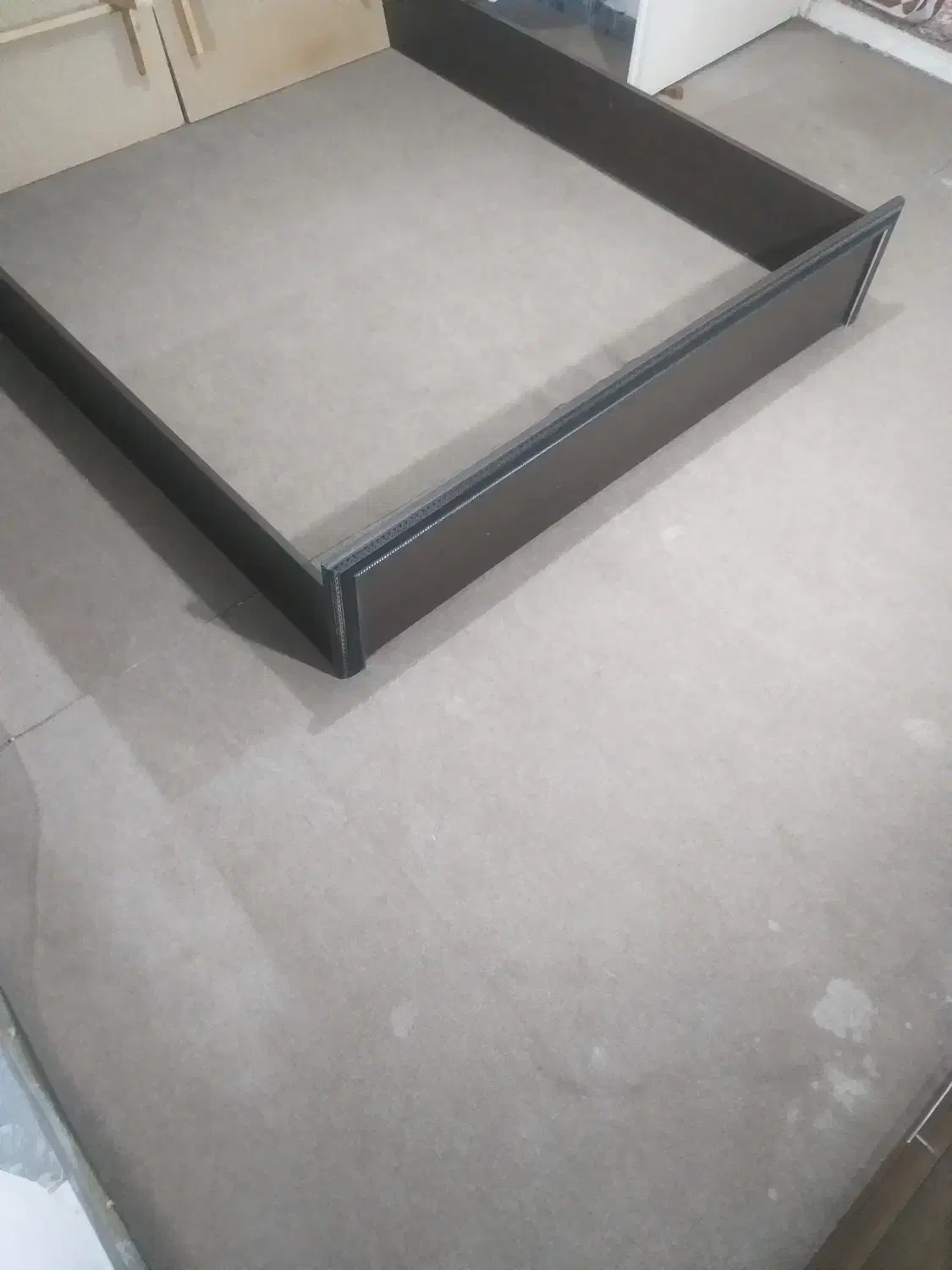 موکت قهوه ایی|موکت|رشت, رودباری|دیوار