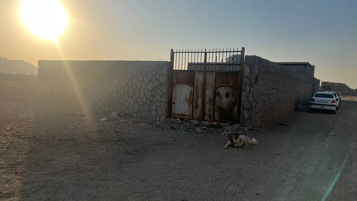 چهاردیواری ۲۵۰ متری روستای آمرزید آباد|فروش زمین و ملک کلنگی|اصفهان, قهجاورستان|دیوار