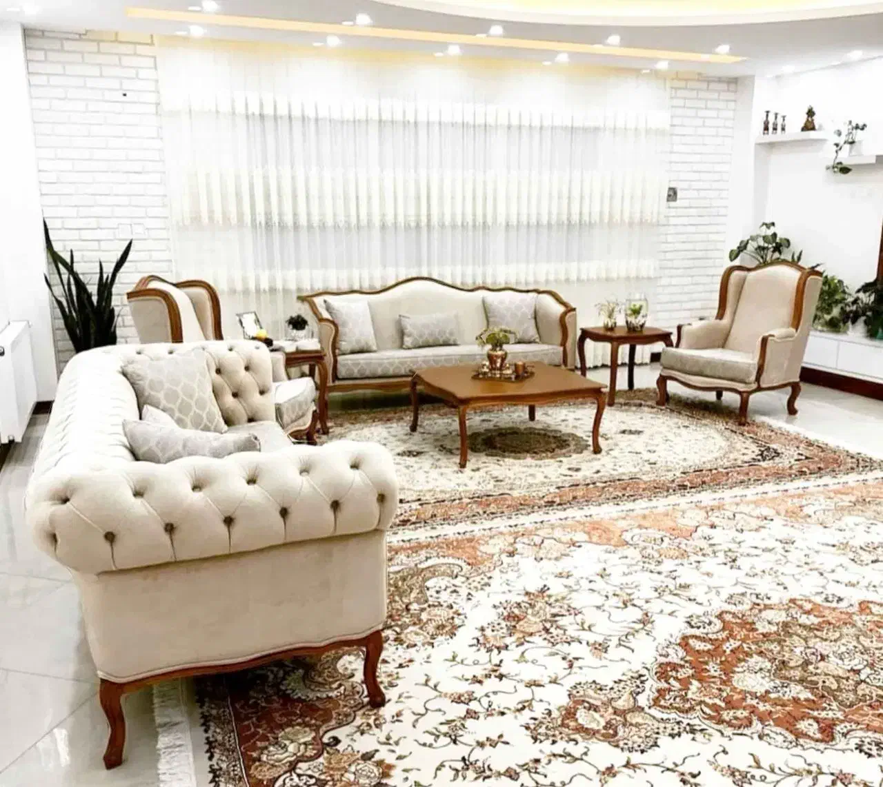 مبل.      نیم سلطنتی|مبلمان خانگی و میز عسلی|اصفهان, خرم|دیوار