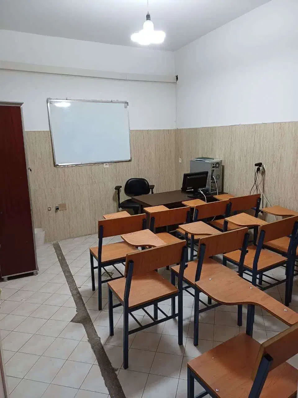 اجاره کلاس و فضای آموزشی با تجهیزات|اجارهٔ کوتاهمدت دفتر کار و فضای آموزشی|ری, اقدسیه|دیوار