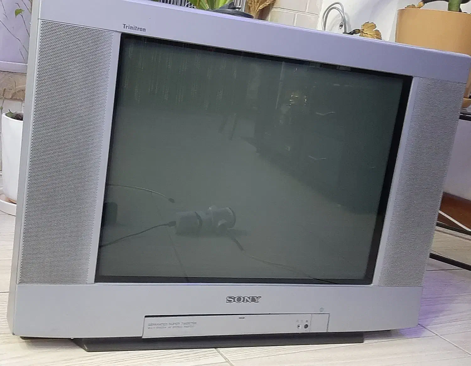 تلویزون سونی ۲۱ اینچ تمیز و سالم به شرط|تلویزیون و پروژکتور|شاهینشهر, دهخدا|دیوار