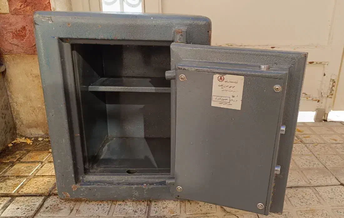 گاو صندوق کاوه اصل|ابزارآلات|زنجان, |دیوار