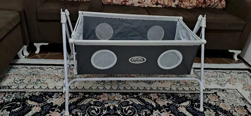 گهواره درحدنو با پشه بند|تخت و صندلی بچه|آستانه اشرفیه, |دیوار