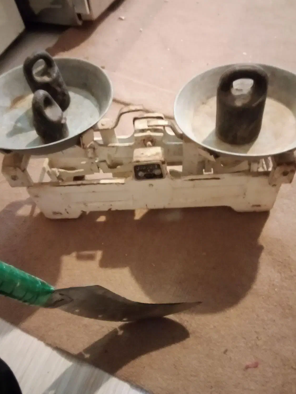 ترازوقدیمی|کلکسیون اشیاء عتیقه|ابهر, |دیوار