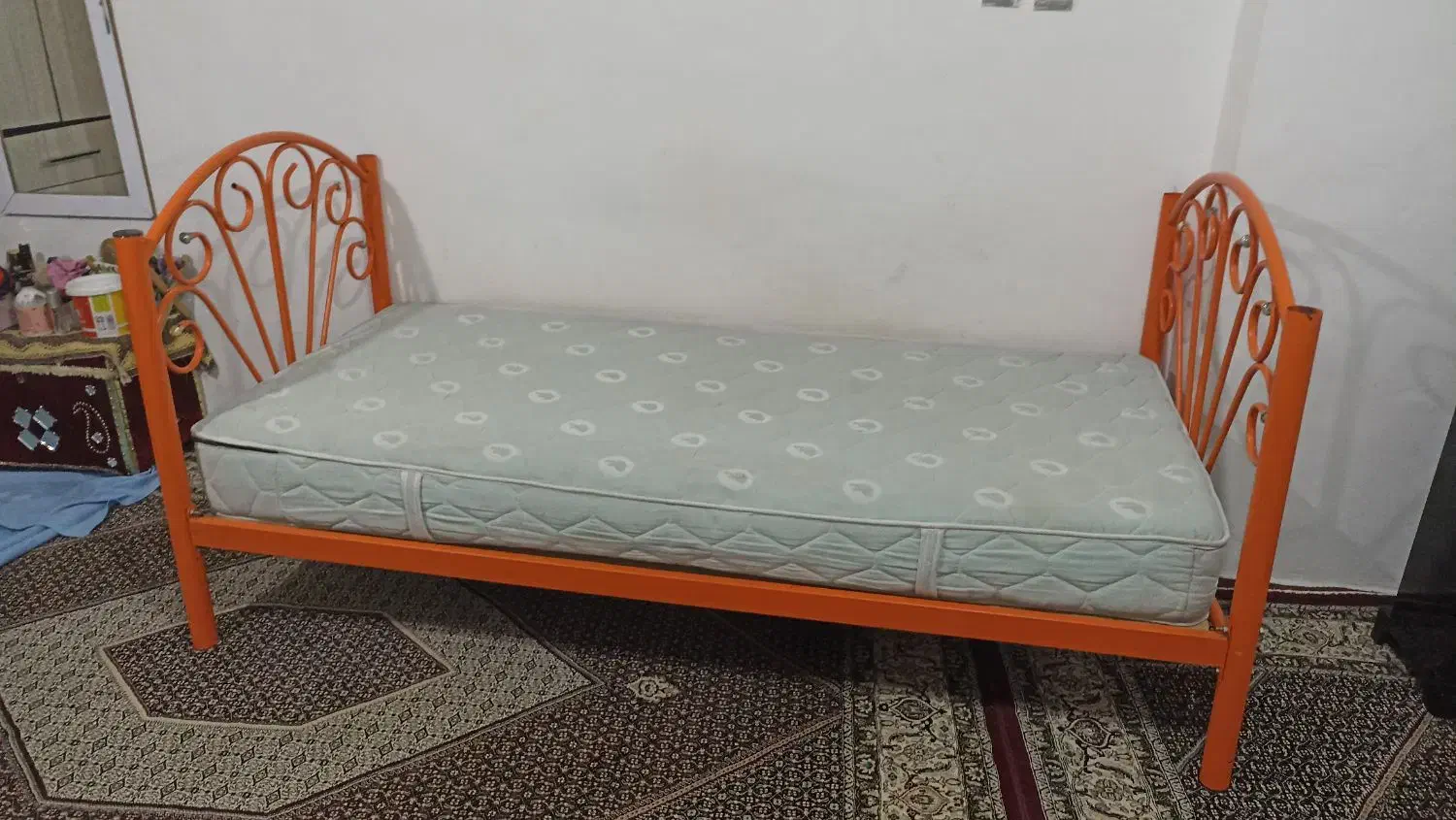 تخت یک نفره۲عدد|تشک تختخواب|سنندج, |دیوار