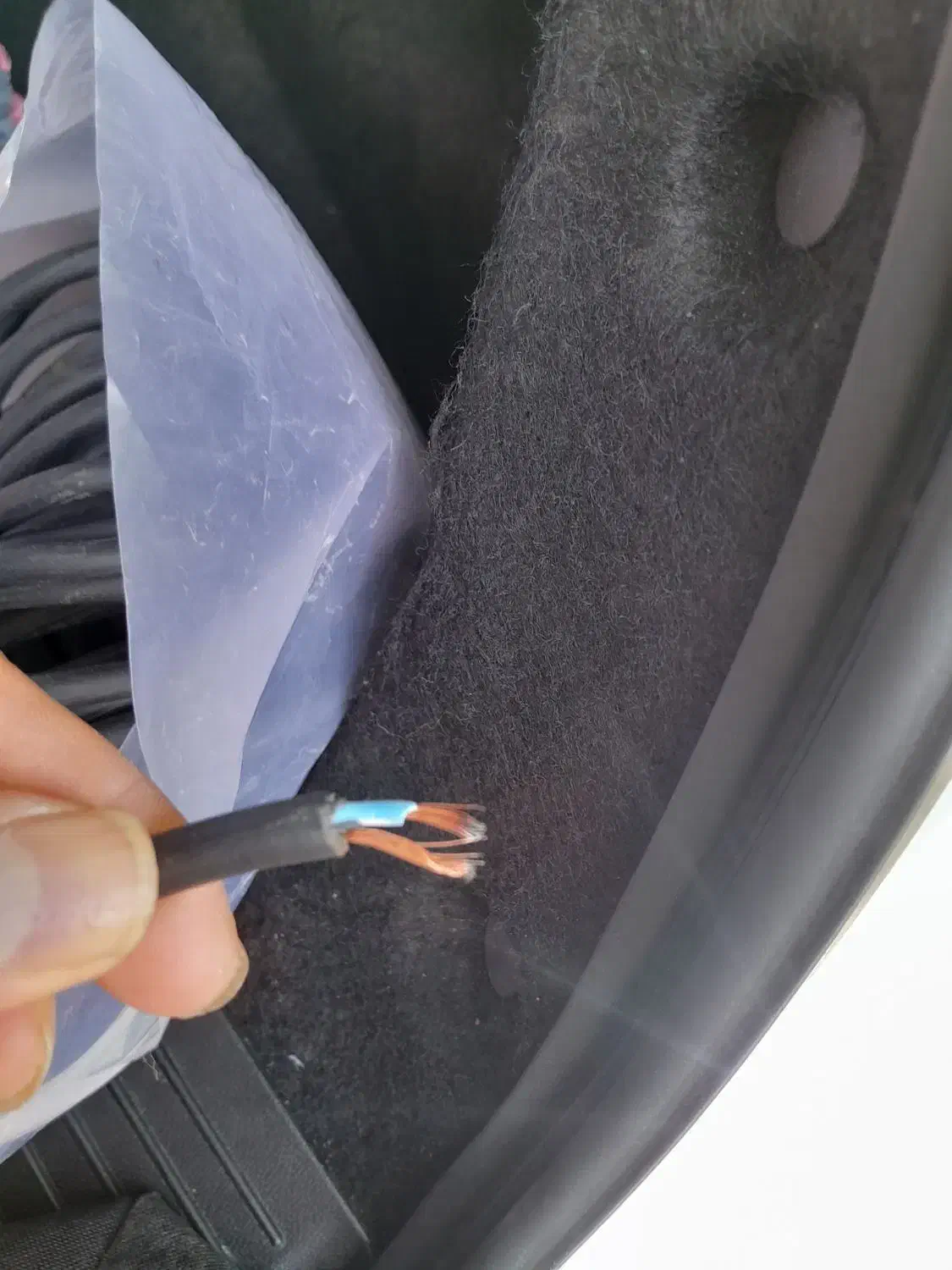 سیم برق.|حراج|اندیشه, اندیشه فاز ۱|دیوار