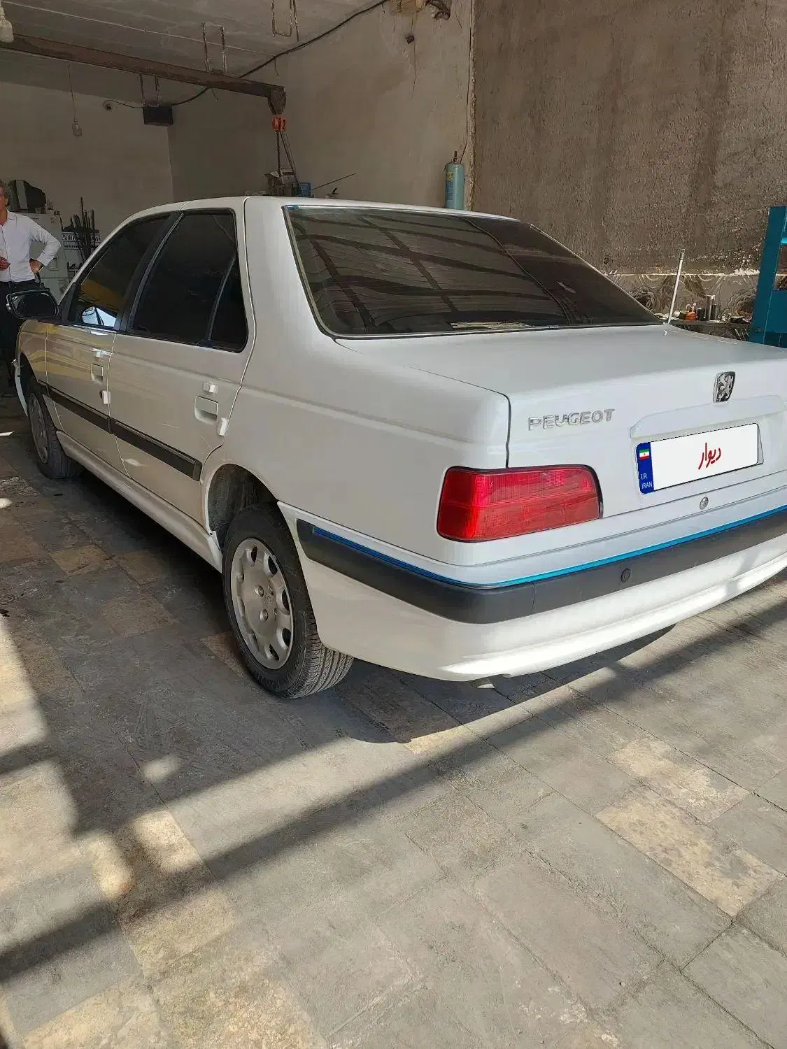 پرشیا 1401 درحد خشک|خودرو سواری و وانت|قم, کوه سفید|دیوار