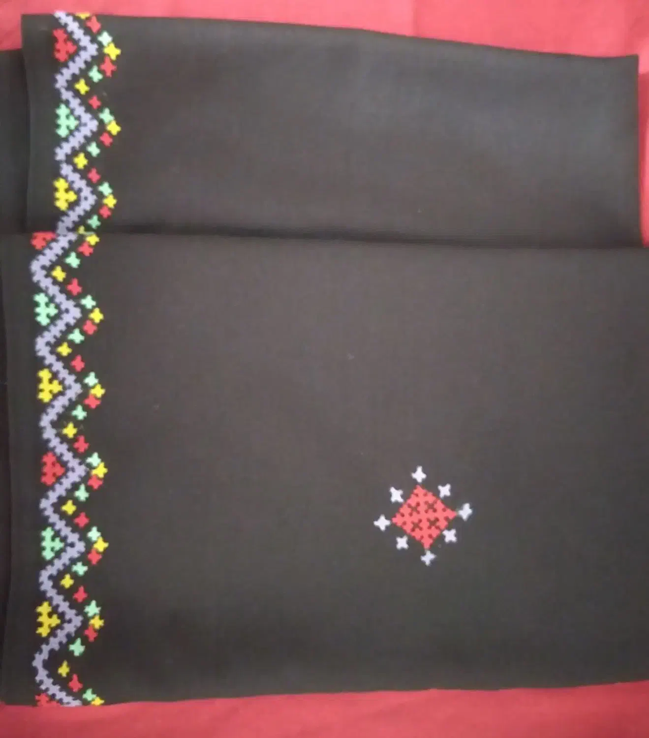 پلیوار|لباس|زابل, |دیوار