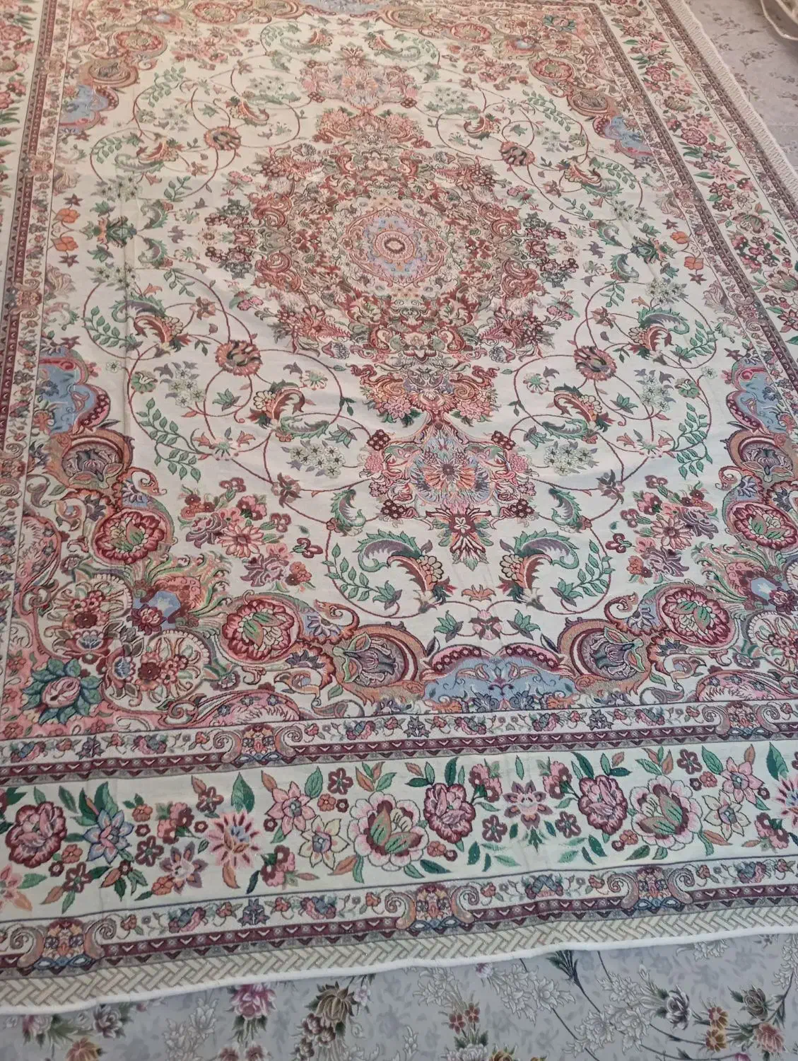 یک عدد روفرشی تمیز نو بدون هیچ گونه زدگی|روفرشی|سبزوار, پاسداران|دیوار