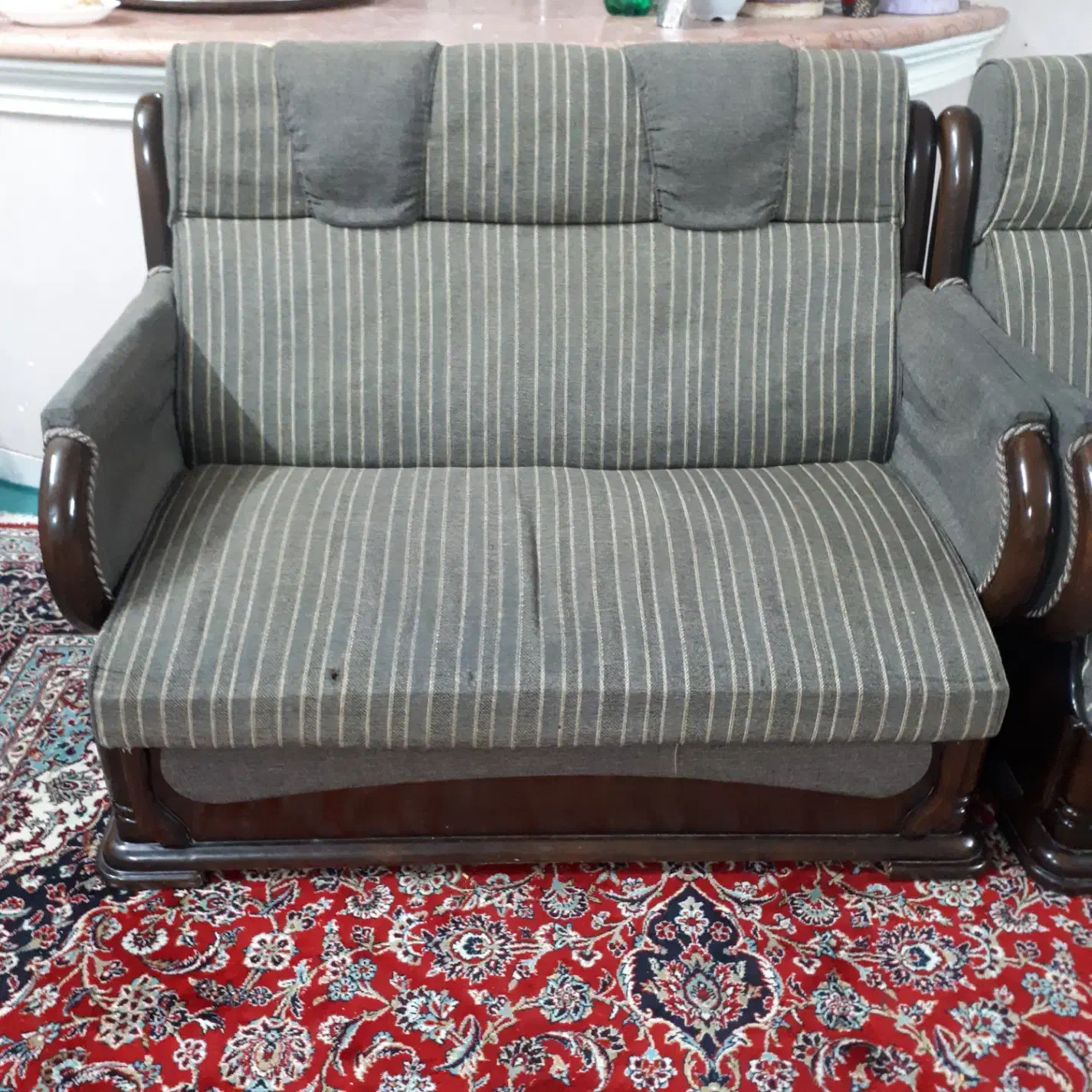 مبل 7 نفره کلاسیک مدل آمریکایی|مبلمان خانگی و میز عسلی|قم, باغ اشرافی|دیوار