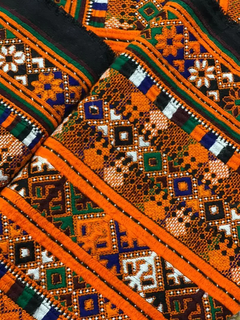 دوخت کش وروبر وحالر رو پارچه تارکش وتارشمار|لوازم خیاطی و بافتنی|خاش, |دیوار