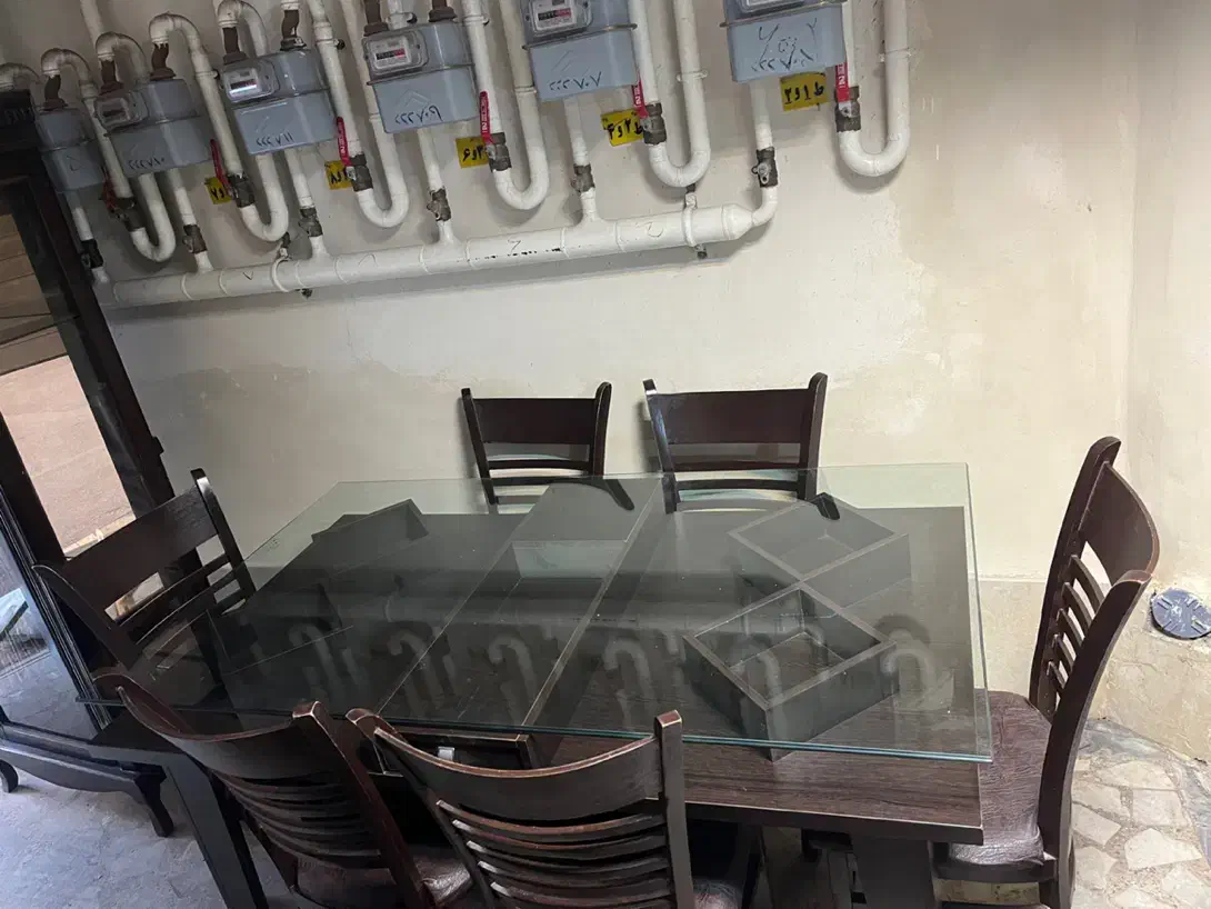 میز غذا خوری|میز و صندلی غذاخوری|رشت, لاکانی|دیوار