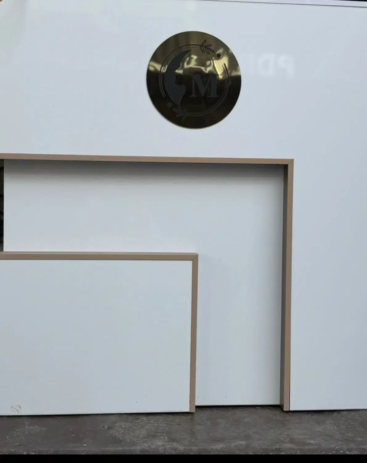 میز مدیریت و صندلی میکاپ تخت شو|آرایشگاه و سالن‌های زیبایی|قائم‌شهر, |دیوار