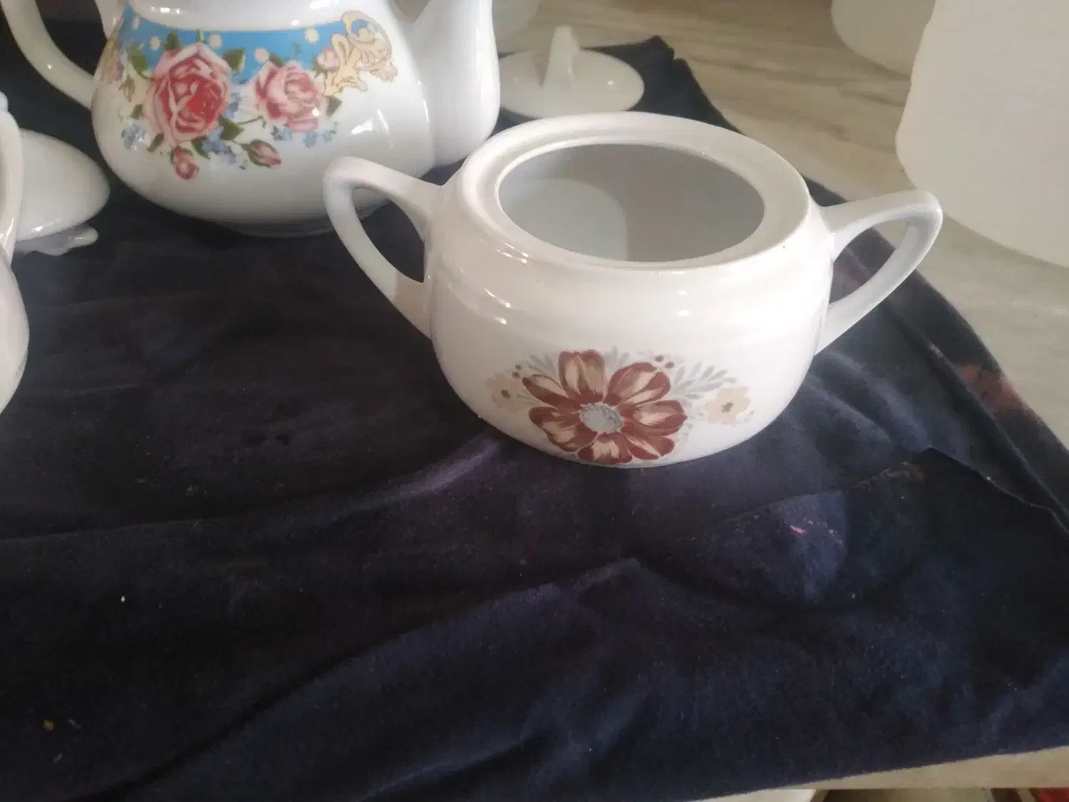 قوری و قندان چینی|قوری، کتری، قهوه‌ساز دستی|هشتگرد, شهرک ولیعصر (مصلی)|دیوار