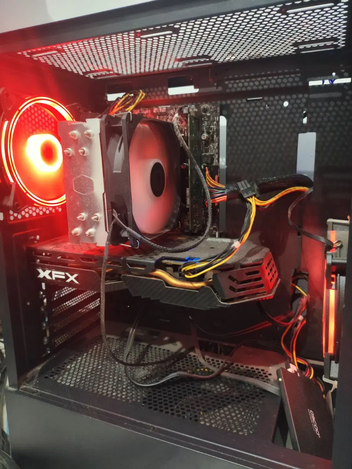 سیستم کامپیوتر گیمینگ|رایانه رومیزی|اندیشه, اندیشه فاز ۱|دیوار