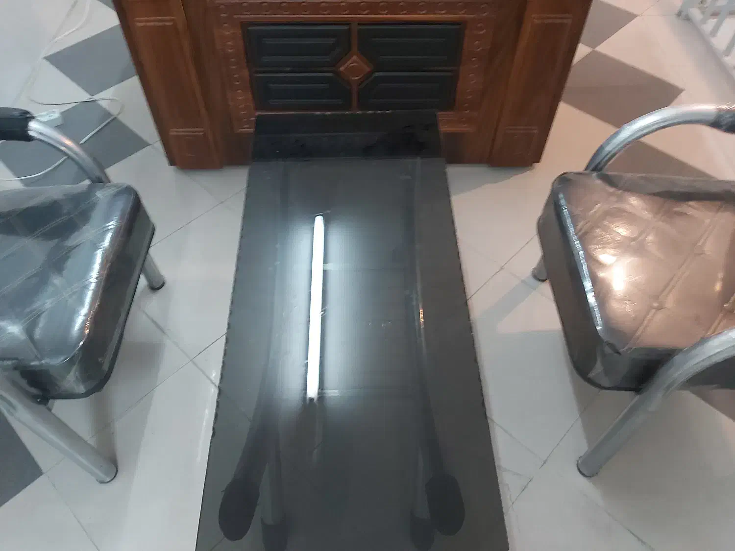 یکدست میز و صندلی اداری کامل و در حد نو|مبلمان اداری|سمنان, |دیوار