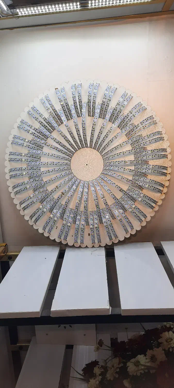 چراغ دست ساز|لامپ و چراغ|قم, چهل درخت‎|دیوار