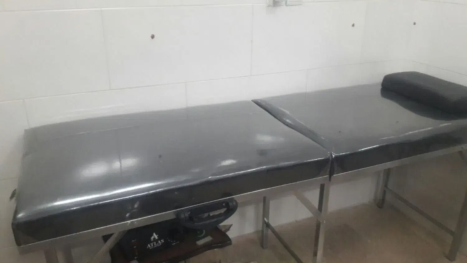 تخت اپیلاسیون و تخته تتو|آرایشگاه و سالن‌های زیبایی|اسلام‌شهر, زرافشان|دیوار