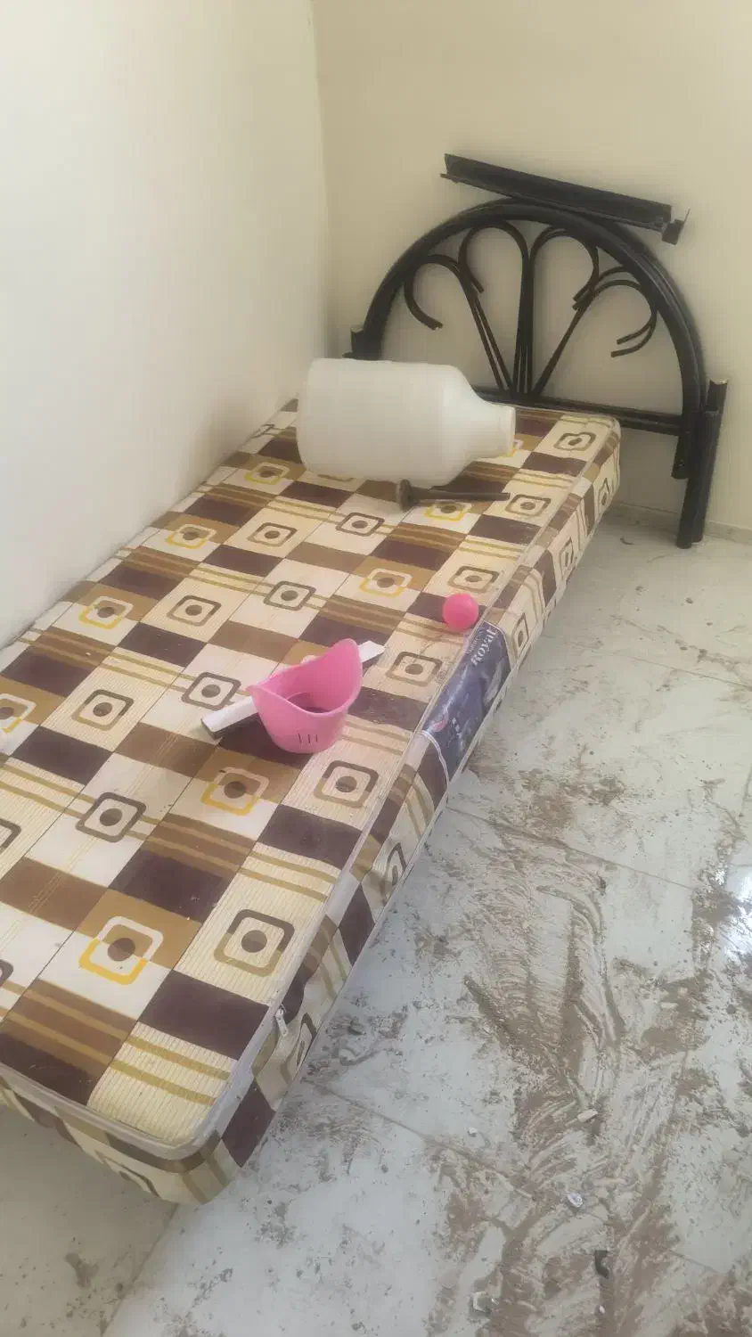 تخت خواب تک نفره فلزی|تخت و سرویس خواب|کرمان, |دیوار