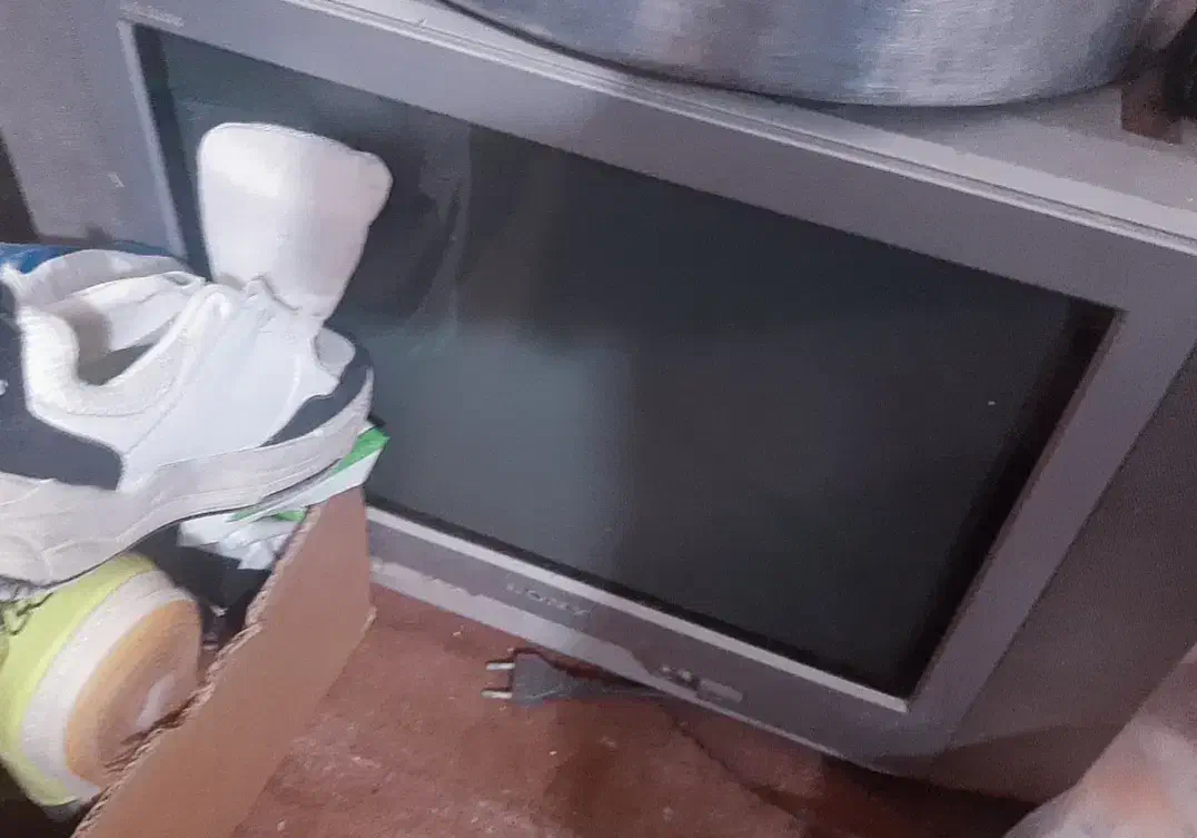 تلویزیون سالم بدون خط و خش|تلویزیون و پروژکتور|زابل, |دیوار