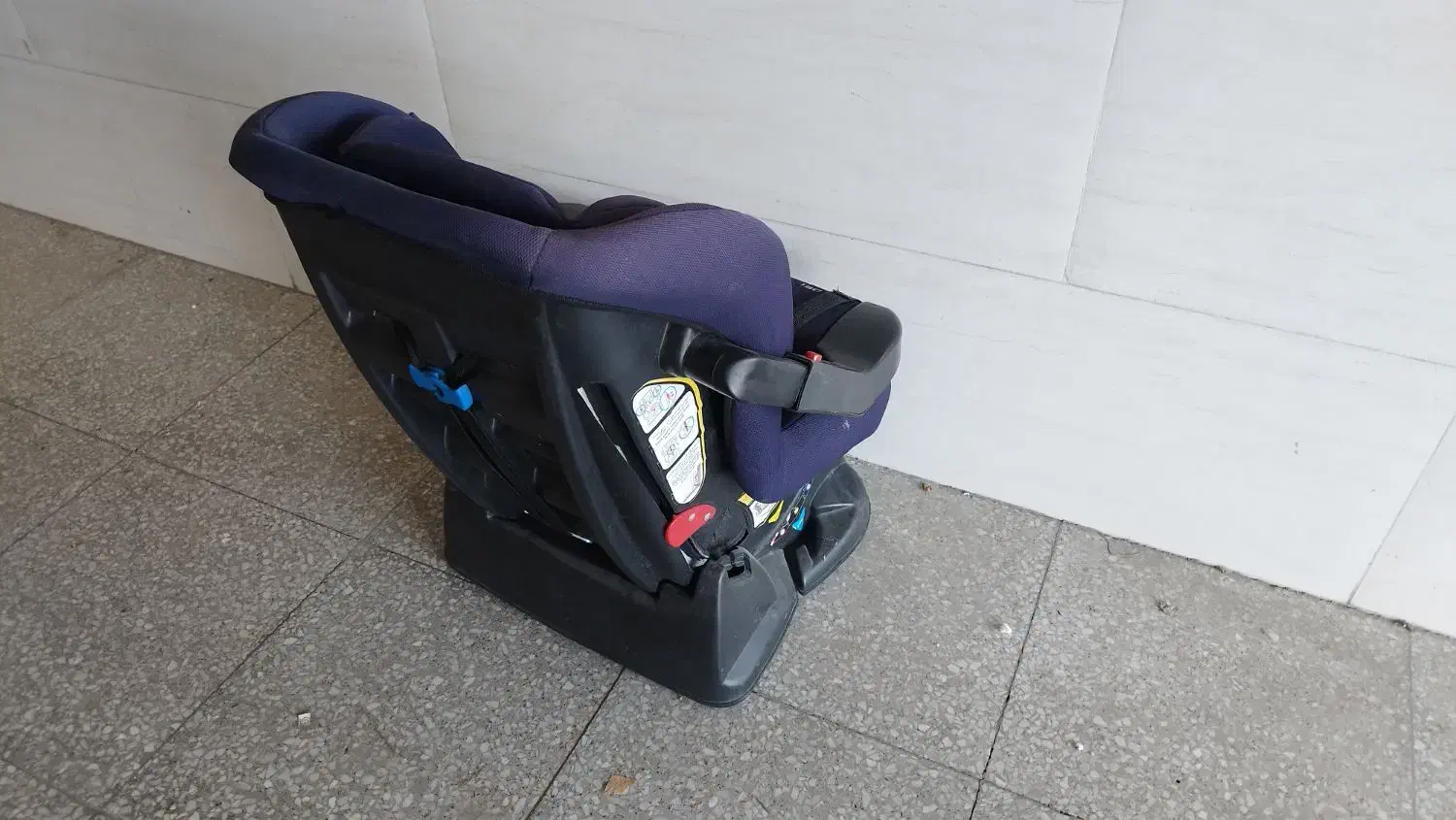 صندلی کودک|تخت و صندلی بچه|ارومیه, |دیوار