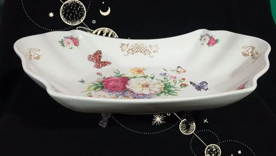 ظروف گلدار شیک به مناسبت روز مادر|ظروف سرو و پذیرایی|کرمان, |دیوار