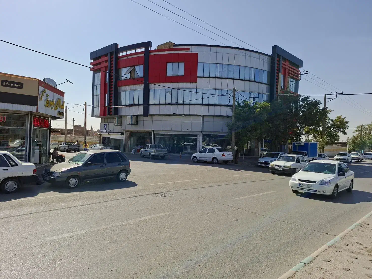 هتل آپارتمان در نیشابور معاوضه با ملک در تهران|فروش مغازه و غرفه|تهران, جوادیه|دیوار