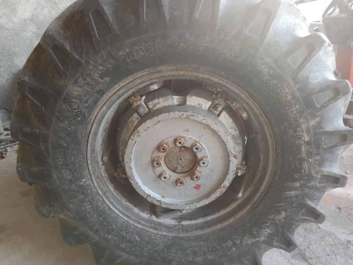 تراکتور 285 تک وادوات .تانکر اب8000تایی|خودرو سنگین|پیر بکران, |دیوار