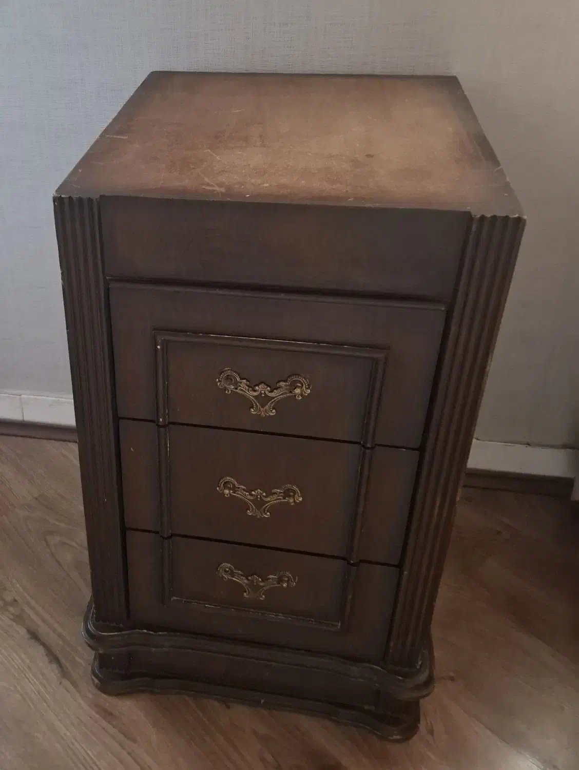 فایل چوبی سه کشو|مبلمان اداری|قزوین, |دیوار