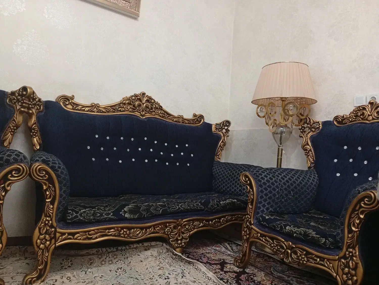 مبل نیمه سلطنتی سرمه ای طلایی|مبلمان خانگی و میز عسلی|نسیمشهر, |دیوار