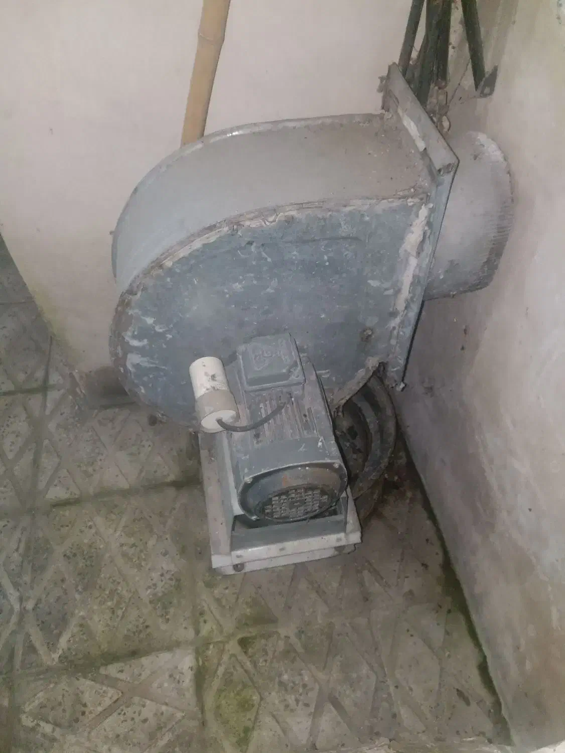 سانتریفیوژ حلزونی ۱ اسب مکنده|ماشینآلات صنعتی|لنگرود, |دیوار