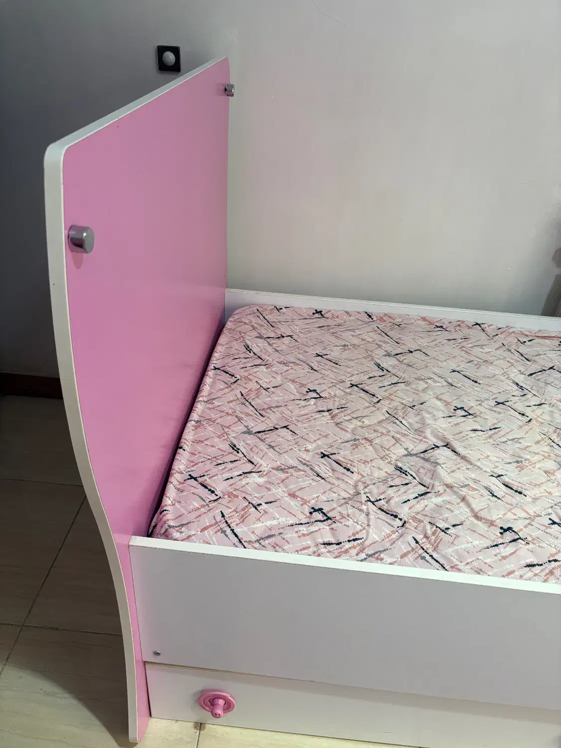 تخت وکمد کودک|تخت و سرویس خواب|رشت, دیلمان|دیوار