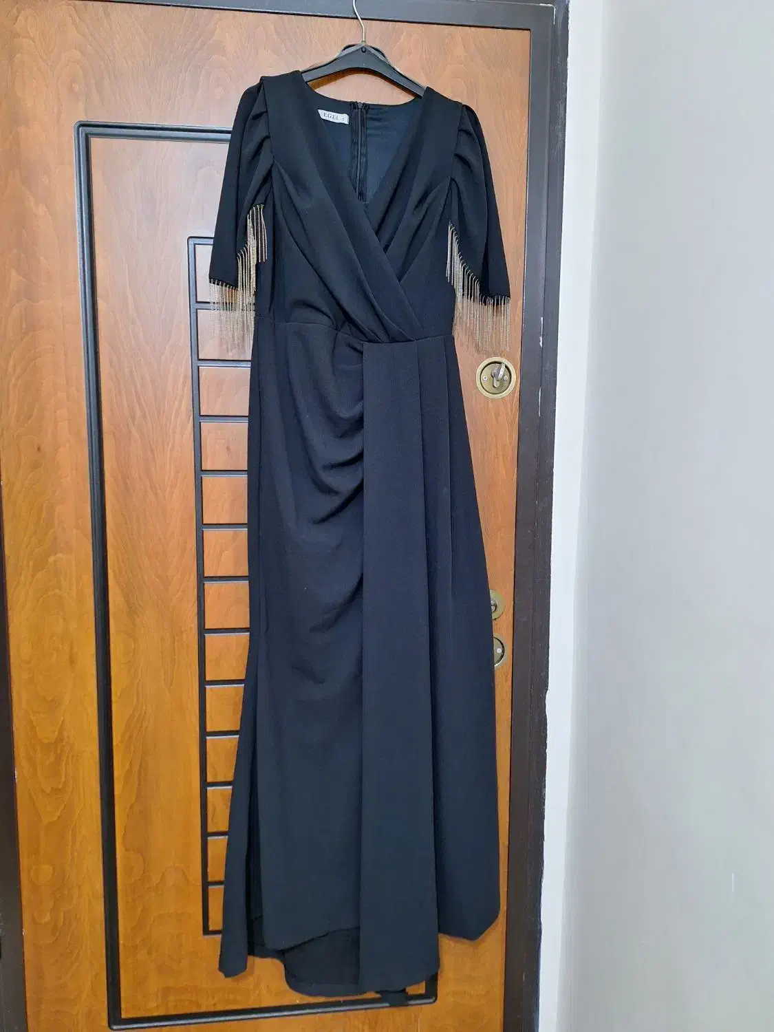 لباس مجلسی|لباس|محمدشهر, یزدیها|دیوار