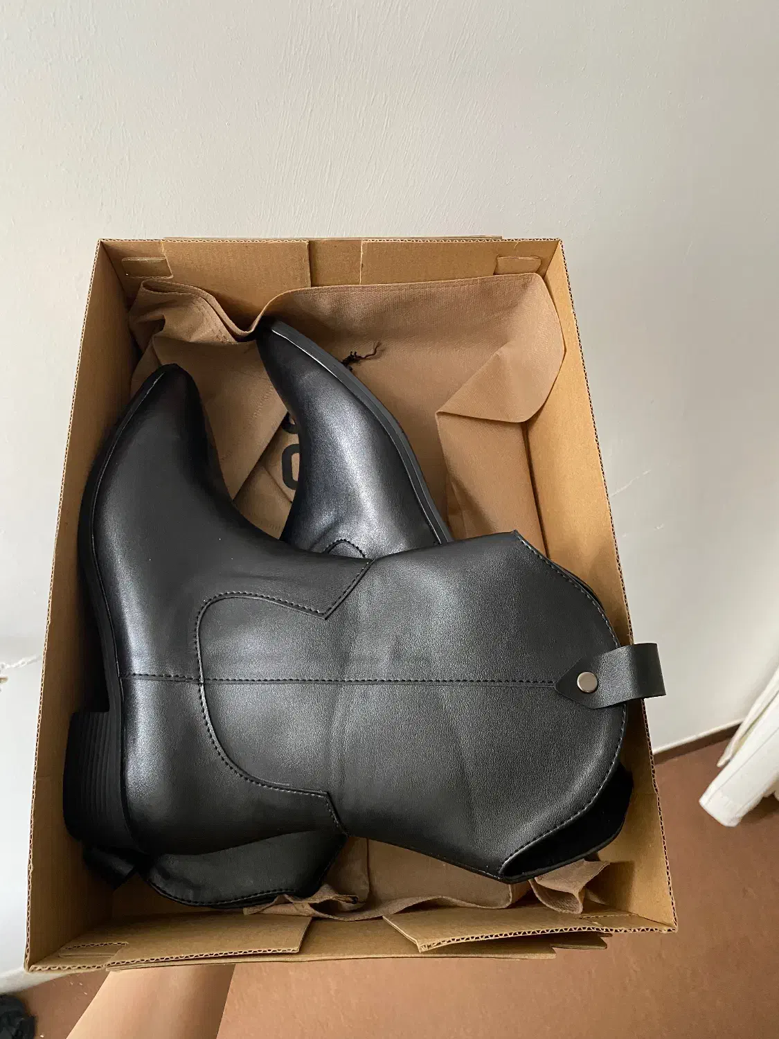 فروش کفش|کیف، کفش، کمربند|ساری, |دیوار