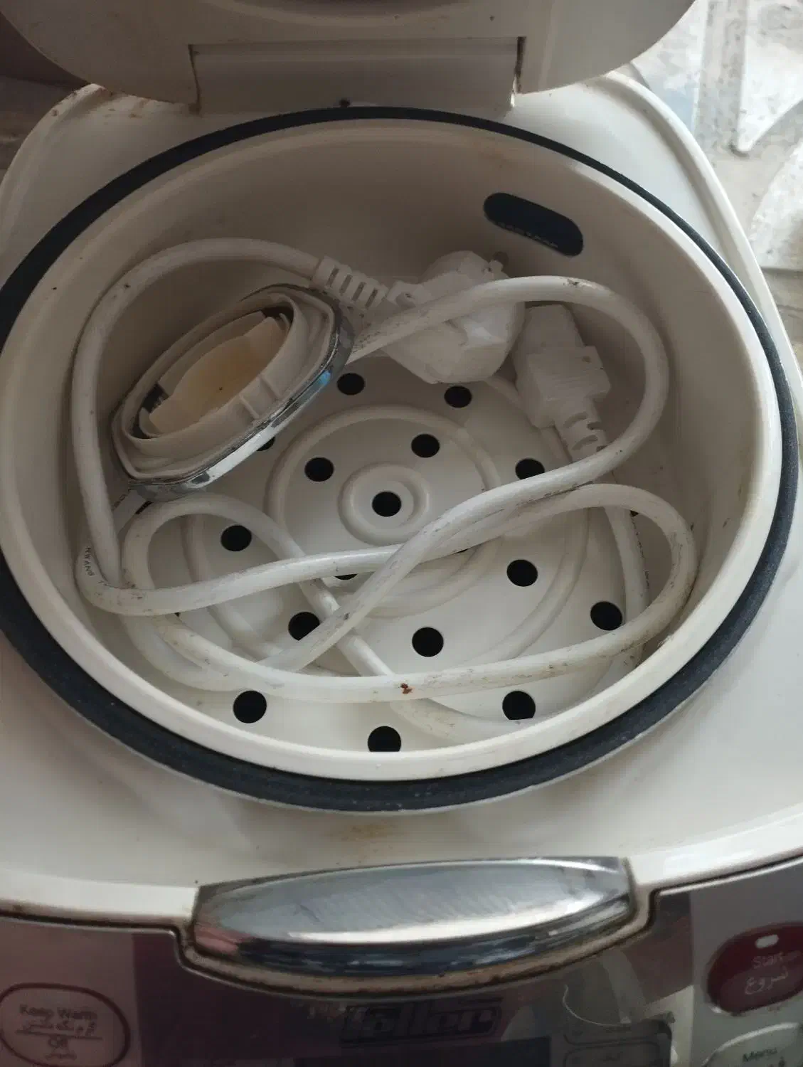 چند عدد ظرف کار کرده هستن ولی سالم|ظروف پخت‌وپز|بوشهر, |دیوار