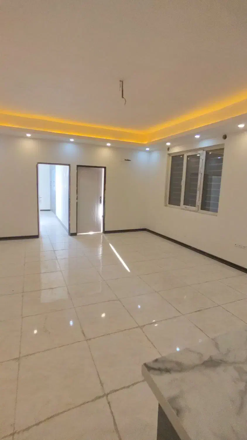 آپارتمان۸۵متری/خوش نقشه/سندآماده/۴۰مترحیاط/کهریزک|فروش آپارتمان|کهریزک, |دیوار