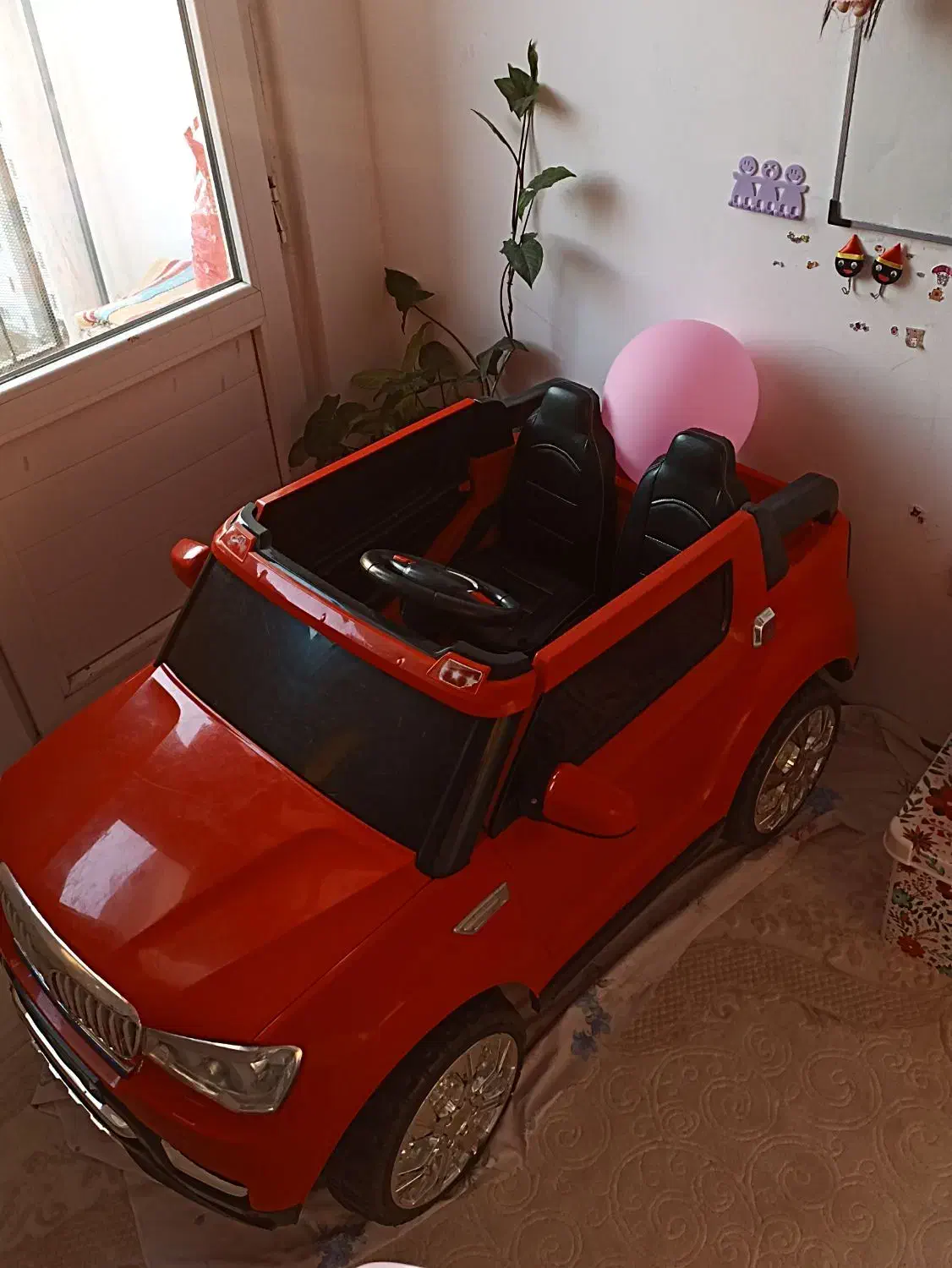 ماشین شارژی چهار موتوره در حد نو|اسباببازی بچه|پردیس, فاز ۱۱|دیوار