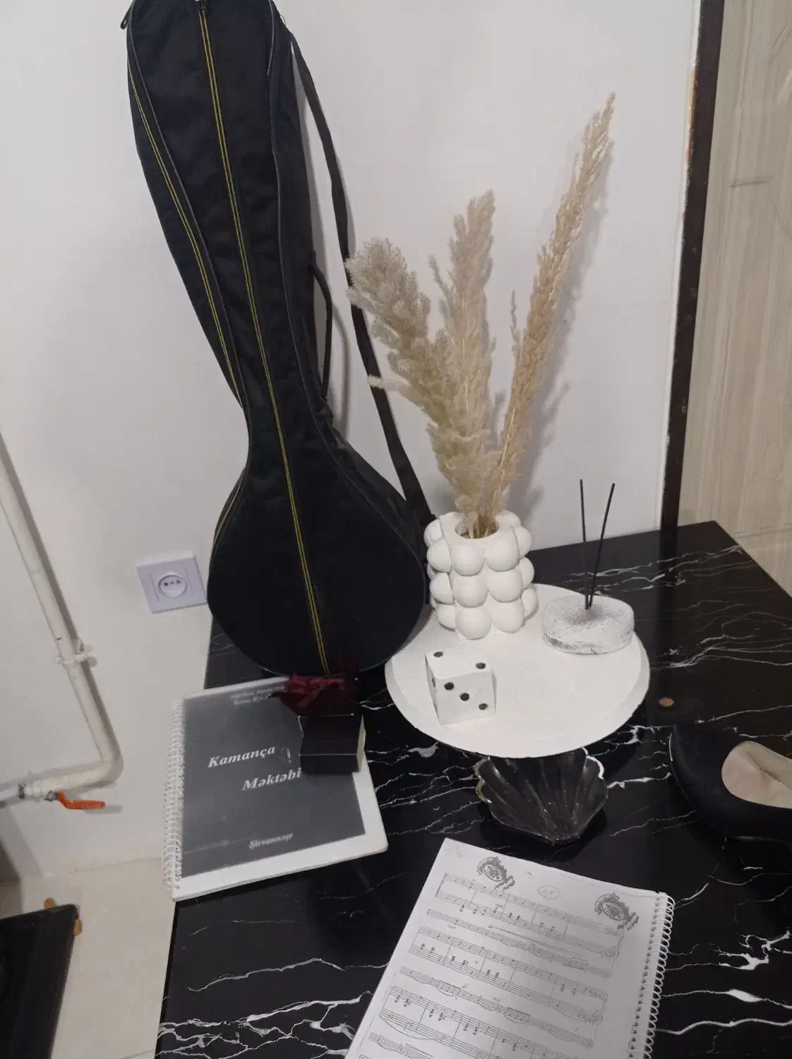 کمانچه آذربایجانی|سازهای سنتی|تبریز, |دیوار