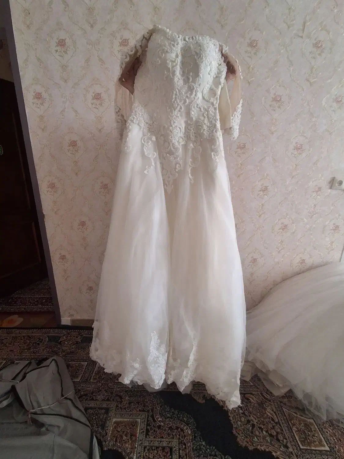 لباس عروس|لباس|فرخشهر, |دیوار