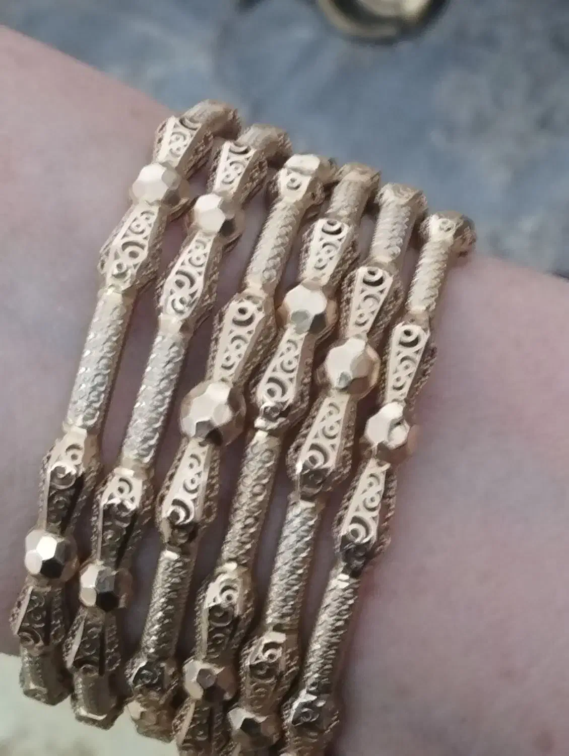 دستبند طلا|جواهرات|ایوان, |دیوار