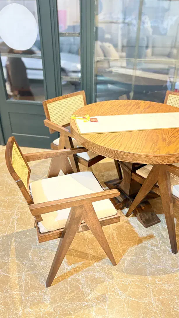 میزنهارخوری گرد ۴ نفره تمام چوب راش|میز و صندلی غذاخوری|بندرعباس, |دیوار