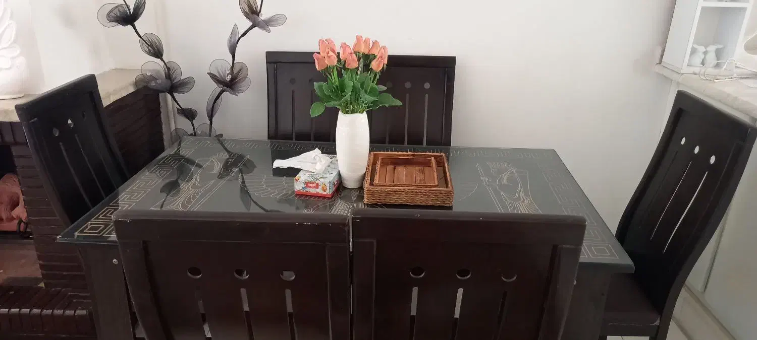 میز غذاخوری چوبی با شیشه متحرک و ۶ عدد صندلی|میز و صندلی غذاخوری|نوشهر, |دیوار