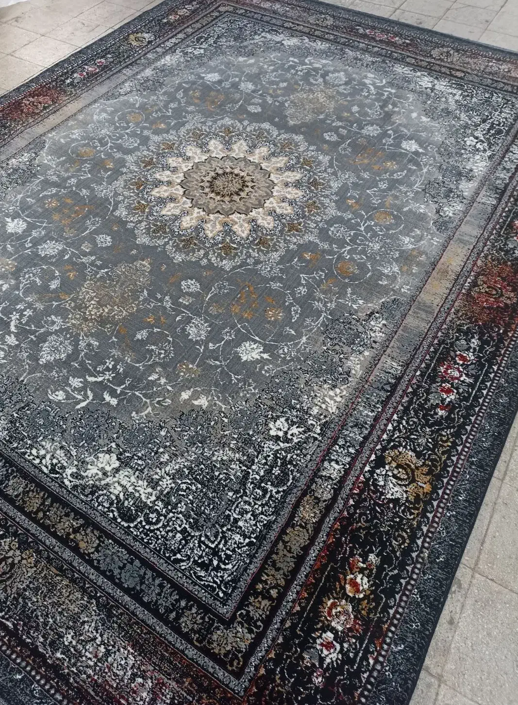 فرش ماشینی. خانه فرش مبین|فرش|زرند, |دیوار