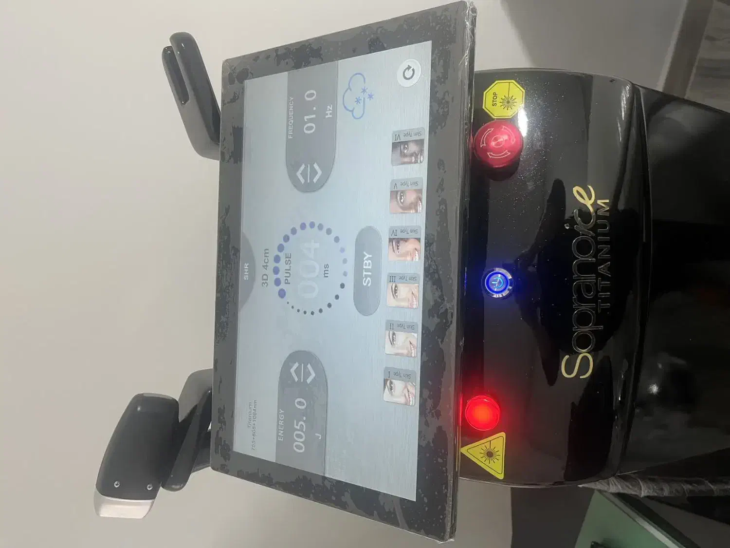 فروش دستگاه لیزر|آرایشی، بهداشتی، درمانی|خرم‌آباد, |دیوار